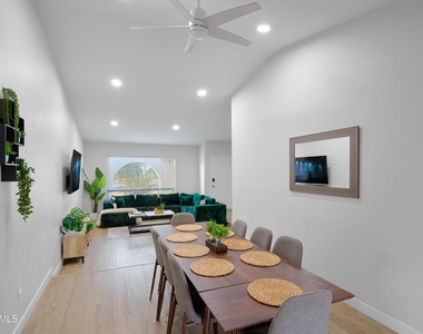 2331 E Sunnyside Drive - Photo Thumbnail 26