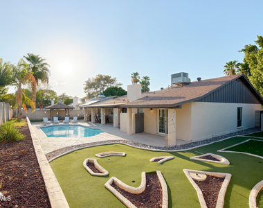 2331 E Sunnyside Drive - Photo Thumbnail 4