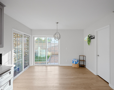 2331 E Sunnyside Drive - Photo Thumbnail 25