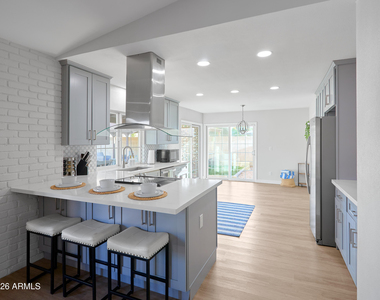 2331 E Sunnyside Drive - Photo Thumbnail 19