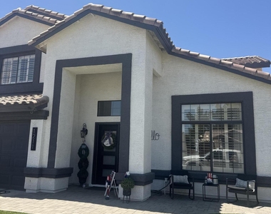 1211 W Honeysuckle Lane - Photo Thumbnail 1