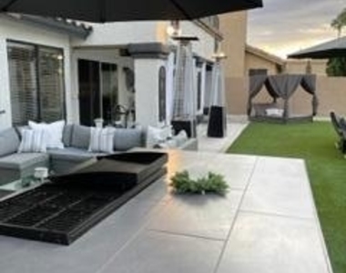 1211 W Honeysuckle Lane - Photo Thumbnail 16