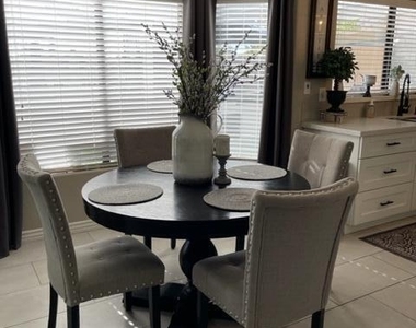 1211 W Honeysuckle Lane - Photo Thumbnail 10