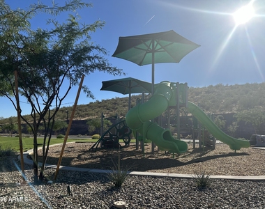 3228 W Morning Vista Lane - Photo Thumbnail 14