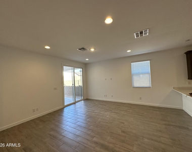 3228 W Morning Vista Lane - Photo Thumbnail 13
