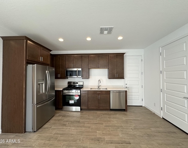3228 W Morning Vista Lane - Photo Thumbnail 7