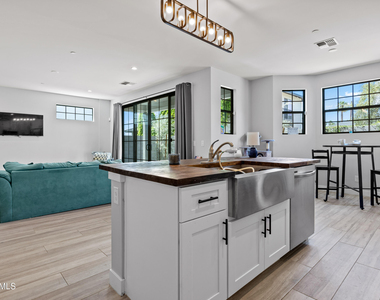2601 N 27th Street - Photo Thumbnail 8