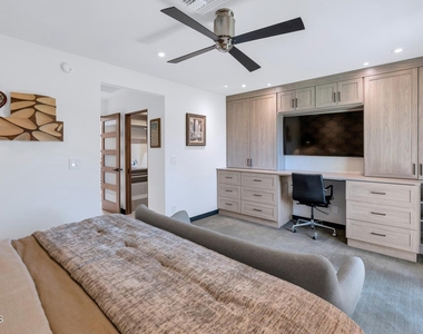 3057 E Rose Lane - Photo Thumbnail 13