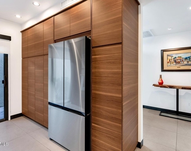 3057 E Rose Lane - Photo Thumbnail 9