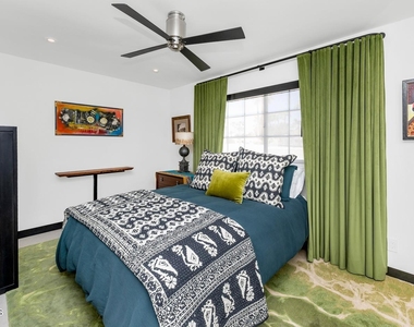 3057 E Rose Lane - Photo Thumbnail 18