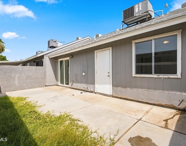 5960 W Oregon Avenue - Photo Thumbnail 10