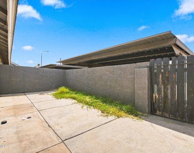 5960 W Oregon Avenue - Photo Thumbnail 11