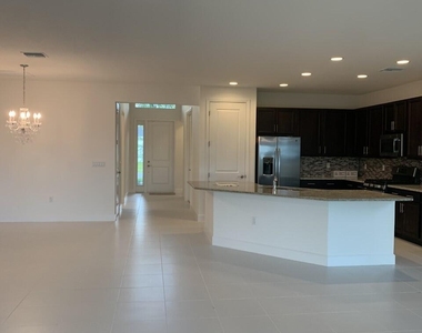 11933 Sw Poseidon Way - Photo Thumbnail 6