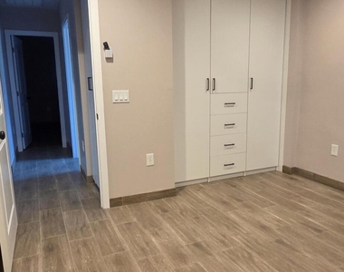 119 E Hill Drive E - Photo Thumbnail 5