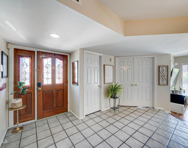 2511 E Shaw Butte Drive - Photo Thumbnail 2
