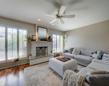 2511 E Shaw Butte Drive - Photo Thumbnail 5
