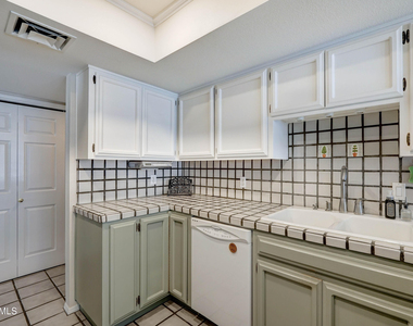 2511 E Shaw Butte Drive - Photo Thumbnail 15