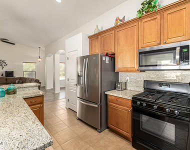 44296 W Desert Plant Trail - Photo Thumbnail 3