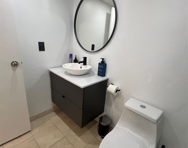 800 Parkview Drive - Photo Thumbnail 17