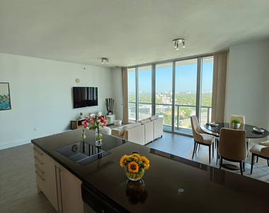 79 Sw 12th Street - Photo Thumbnail 2