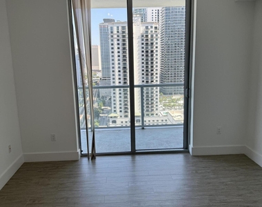 79 Sw 12th Street - Photo Thumbnail 13