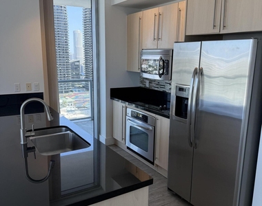 79 Sw 12th Street - Photo Thumbnail 5