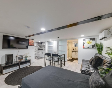 3609 Sw 58th Avenue - Photo Thumbnail 1