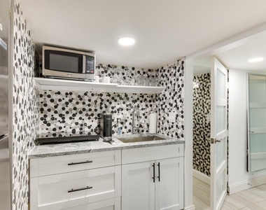 3609 Sw 58th Avenue - Photo Thumbnail 6