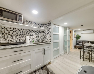 3609 Sw 58th Avenue - Photo Thumbnail 3