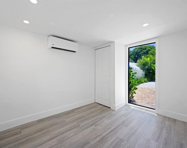 823 33rd Street - Photo Thumbnail 41