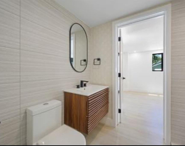 823 33rd Street - Photo Thumbnail 39