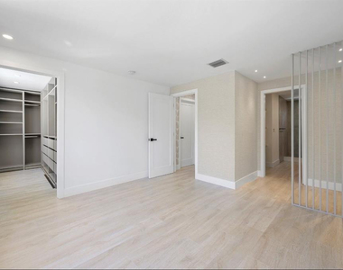 823 33rd Street - Photo Thumbnail 28