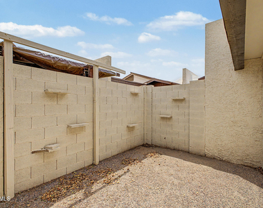 8711 E Latham Street - Photo Thumbnail 21