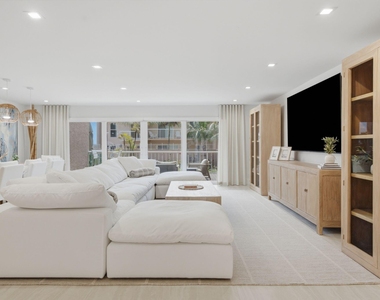 1173 Hillsboro Mile - Photo Thumbnail 28
