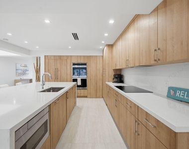 1173 Hillsboro Mile - Photo Thumbnail 21