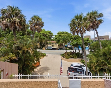 1173 Hillsboro Mile - Photo Thumbnail 24