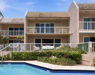 1173 Hillsboro Mile - Photo Thumbnail 9
