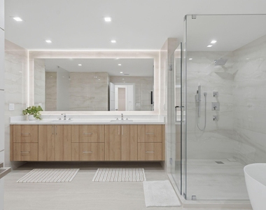 1173 Hillsboro Mile - Photo Thumbnail 46