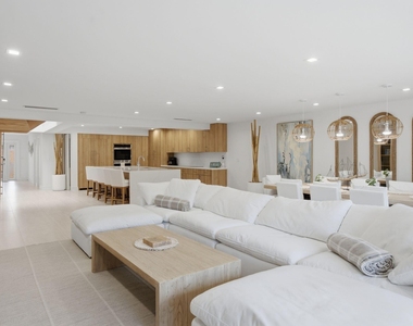 1173 Hillsboro Mile - Photo Thumbnail 41