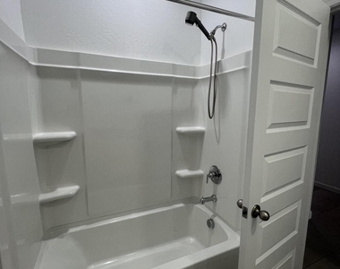 2432 W Shanley Avenue - Photo Thumbnail 14