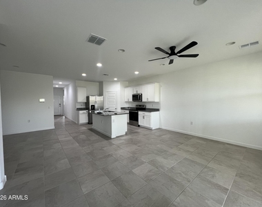 2432 W Shanley Avenue - Photo Thumbnail 1