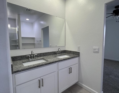 2432 W Shanley Avenue - Photo Thumbnail 10