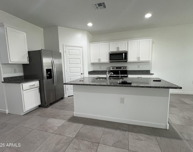 2432 W Shanley Avenue - Photo Thumbnail 2