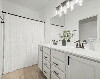 22288 S 214th Street - Photo Thumbnail 14