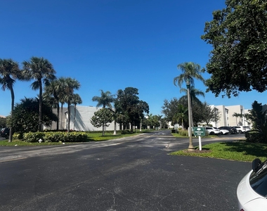 1605 Us-1 - Photo Thumbnail 32