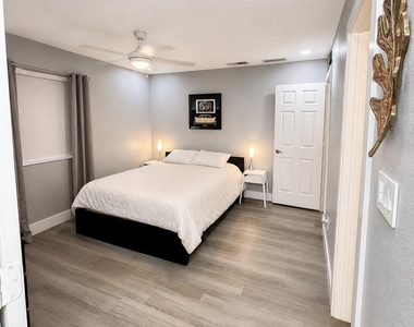 1440 N Idaho Road - Photo Thumbnail 3
