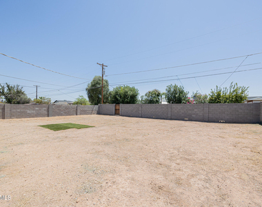 6637 E Wilshire Drive - Photo Thumbnail 22
