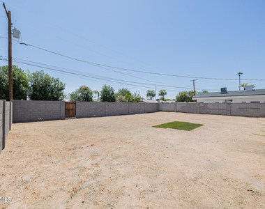 6637 E Wilshire Drive - Photo Thumbnail 19