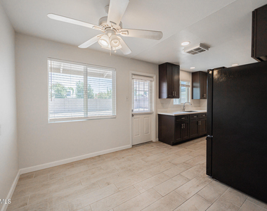 6637 E Wilshire Drive - Photo Thumbnail 6