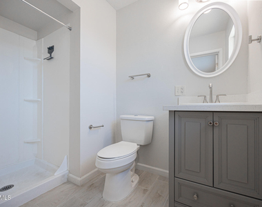 6637 E Wilshire Drive - Photo Thumbnail 13